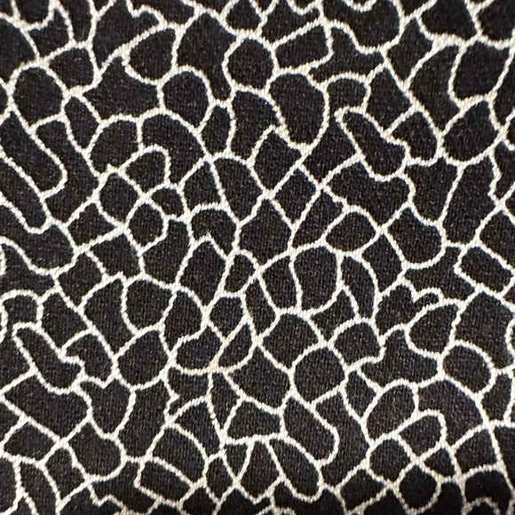 Margaret M Slimming Pant Monochrome Patterned High Waist Shorts - Picture 10 of 10